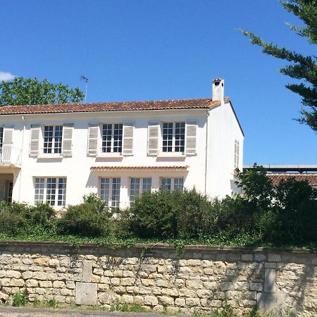 Hotel La Maison Blanche à Saint-Jean-dʼAngély Extérieur photo