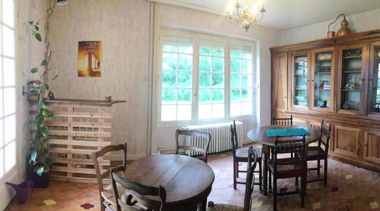 Hotel La Maison Blanche à Saint-Jean-dʼAngély Extérieur photo