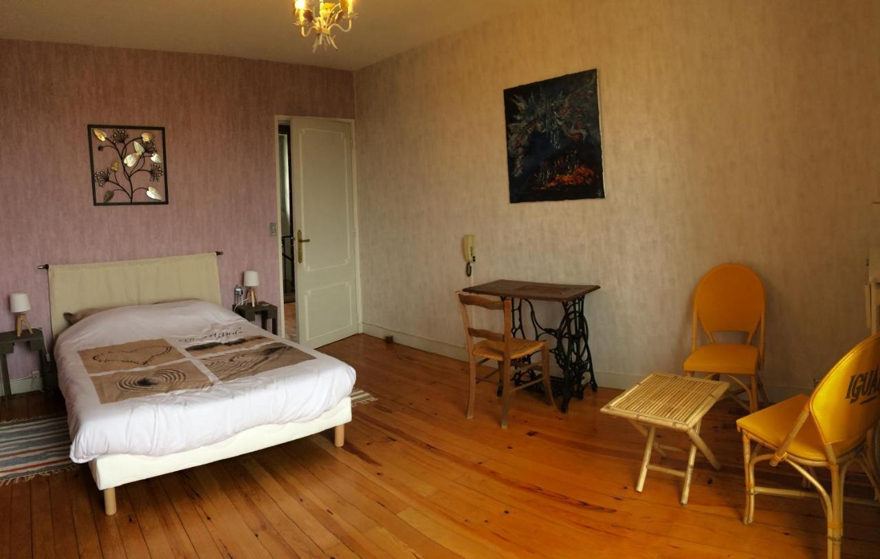 Hotel La Maison Blanche à Saint-Jean-dʼAngély Extérieur photo